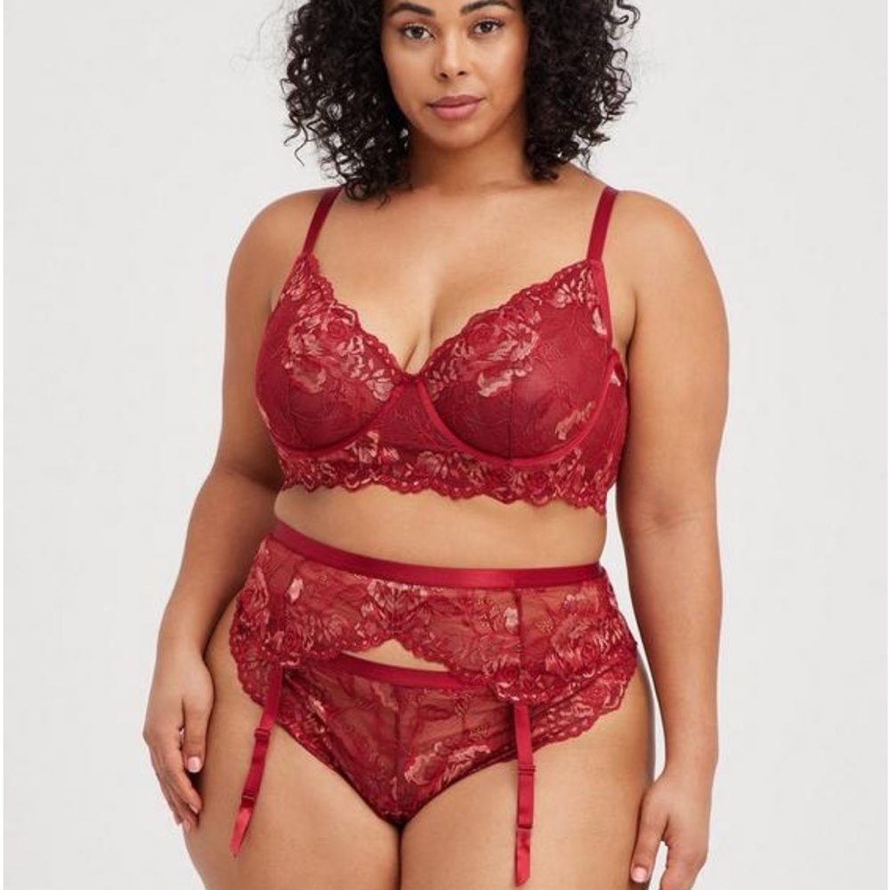 Torrid size 1/2 red 3-piece lingerie set nwt